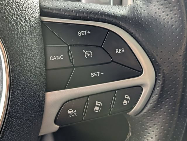 Used 2018 Jeep Grand Cherokee SRT AWD/4WD image 17