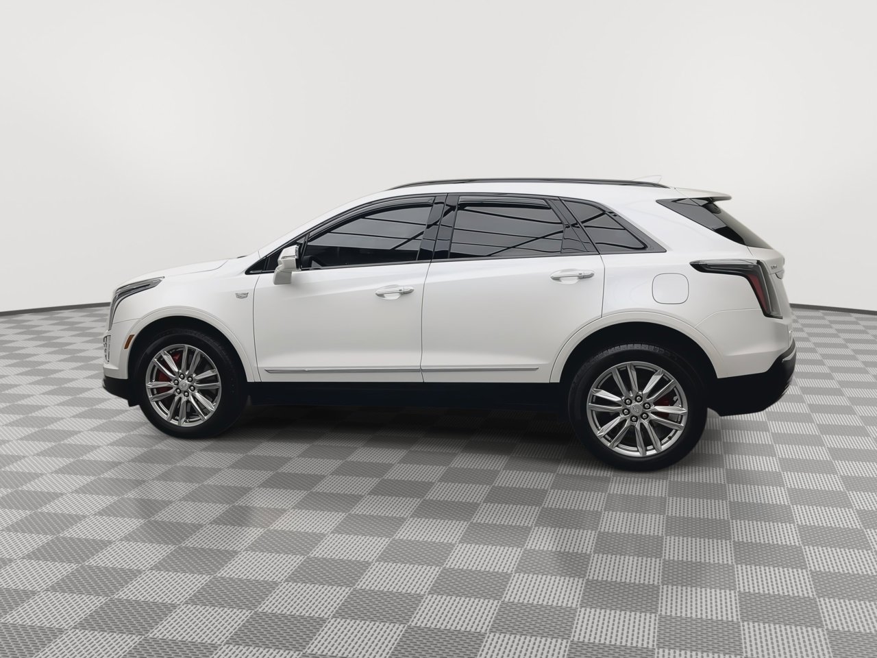 Certified 2024 Cadillac XT5 Sportv w/ LPO, Floor Liner Package AWD/4WD image 41