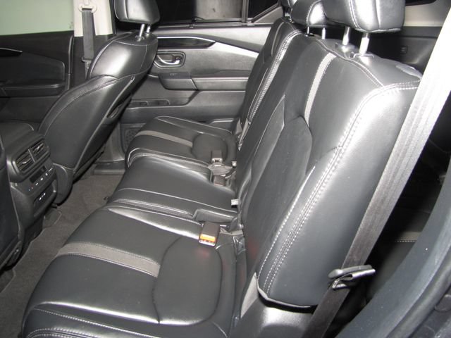Certified 2025 Honda Pilot Touring image 12