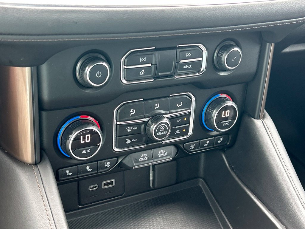 Used 2021 Chevrolet Suburban High Country RWD image 34