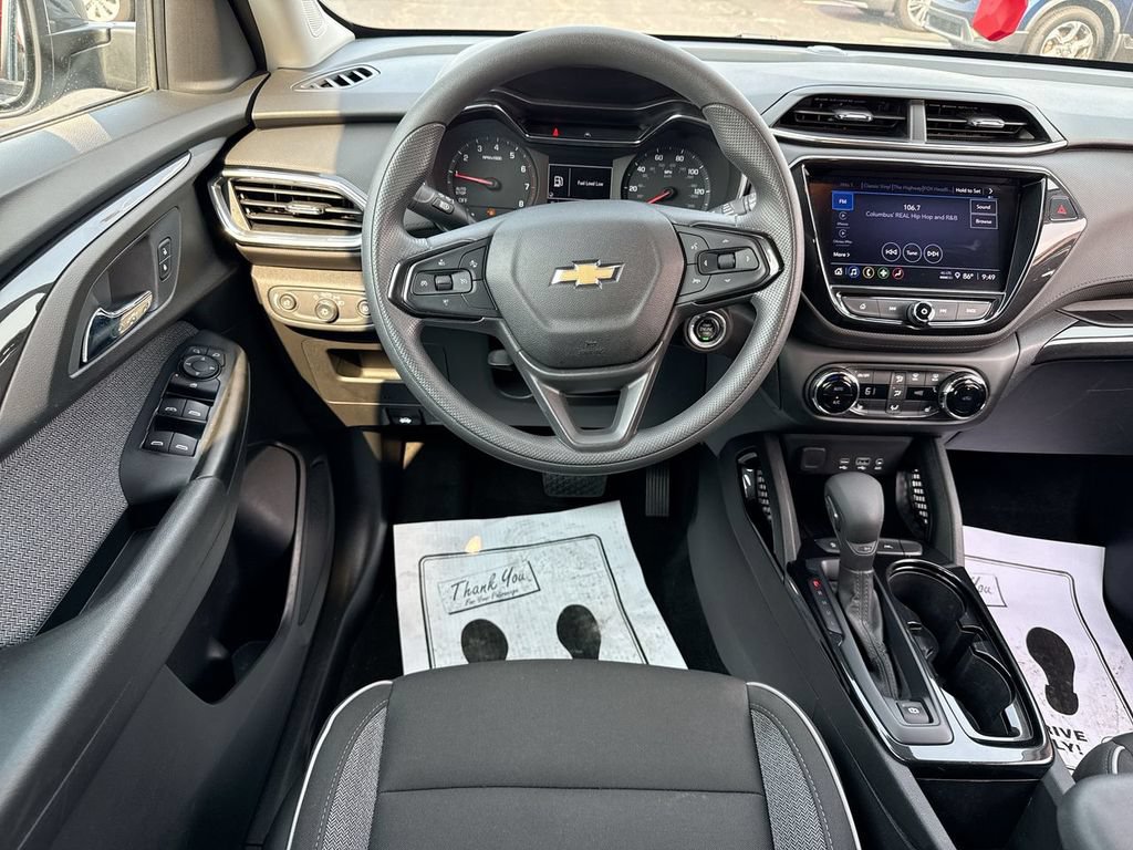 Used 2022 Chevrolet TrailBlazer LT w/ Convenience Package FWD image 14