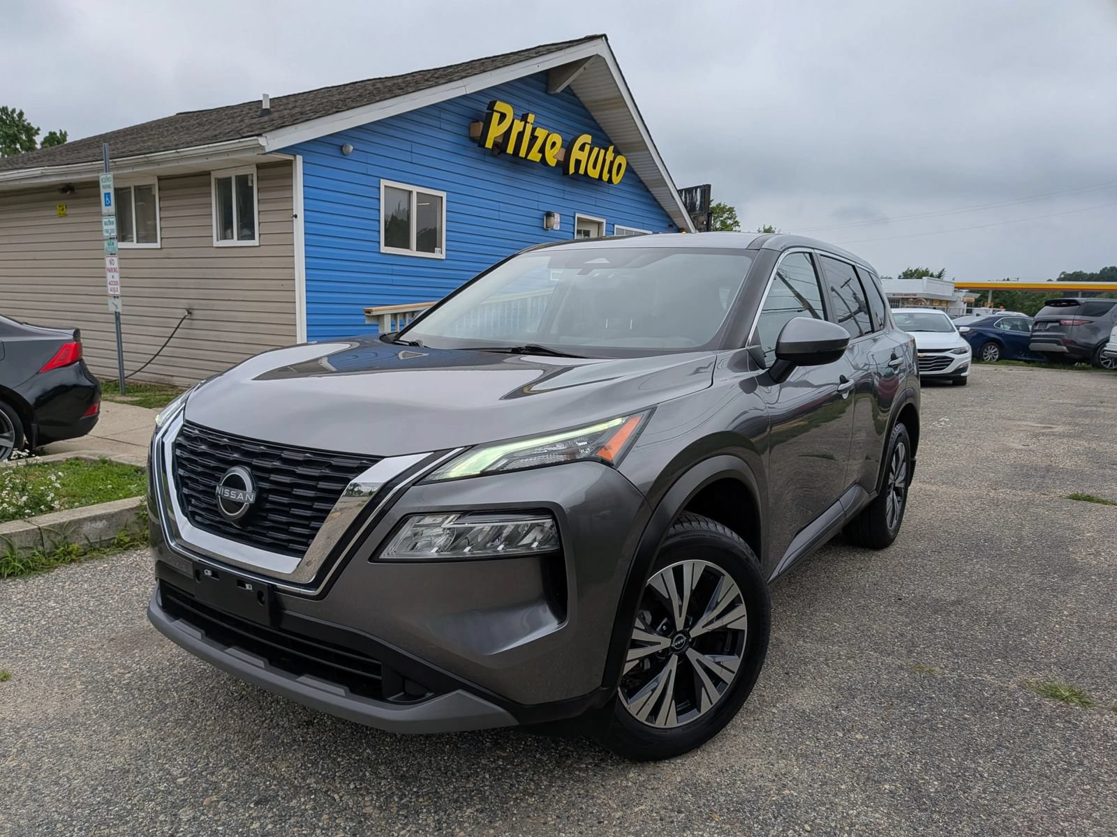 Used 2023 Nissan Rogue SV AWD/4WD image 2