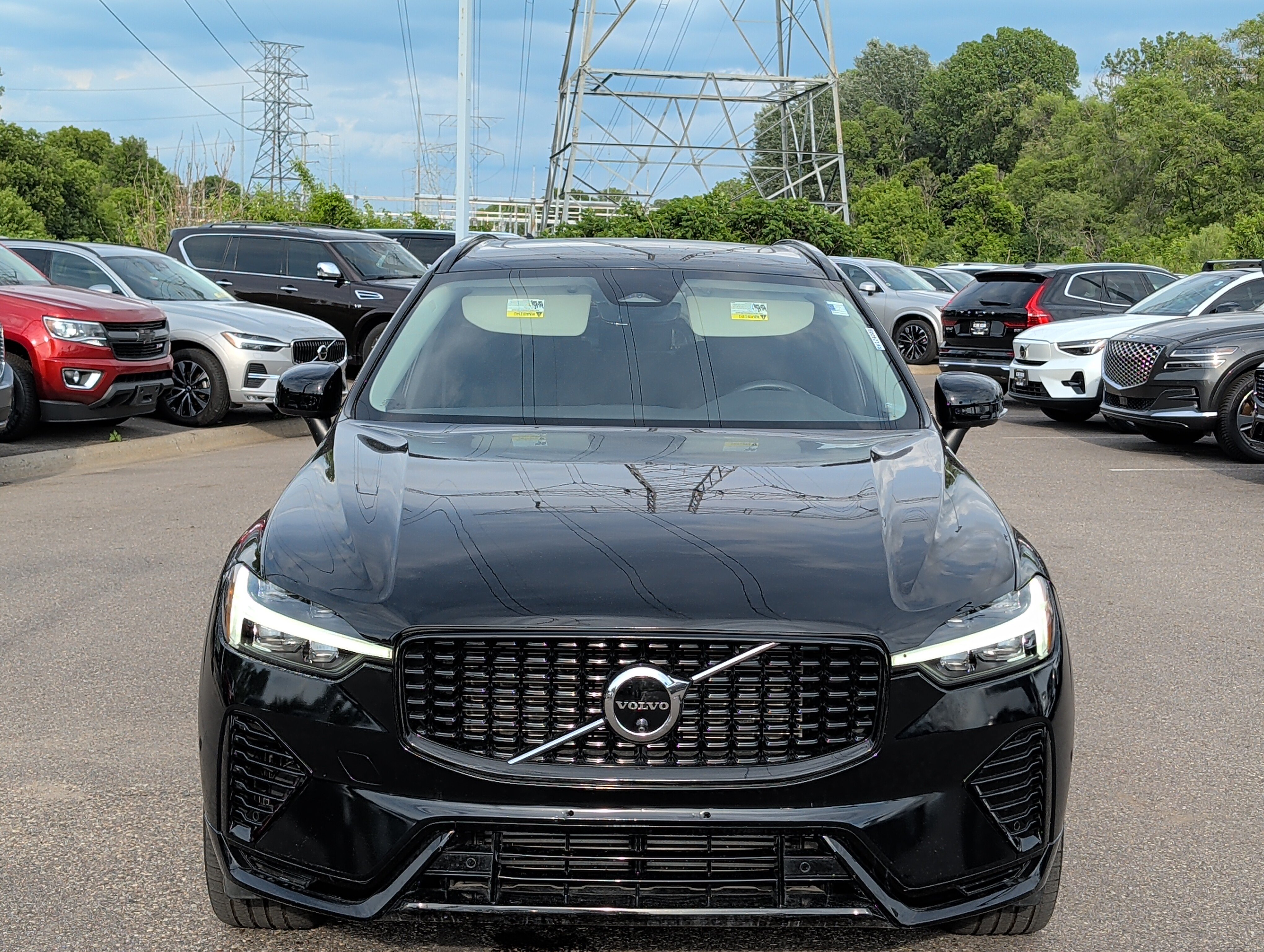 Used 2024 Volvo XC60 T8 Plus w/ Protection Package Premier AWD/4WD image 8