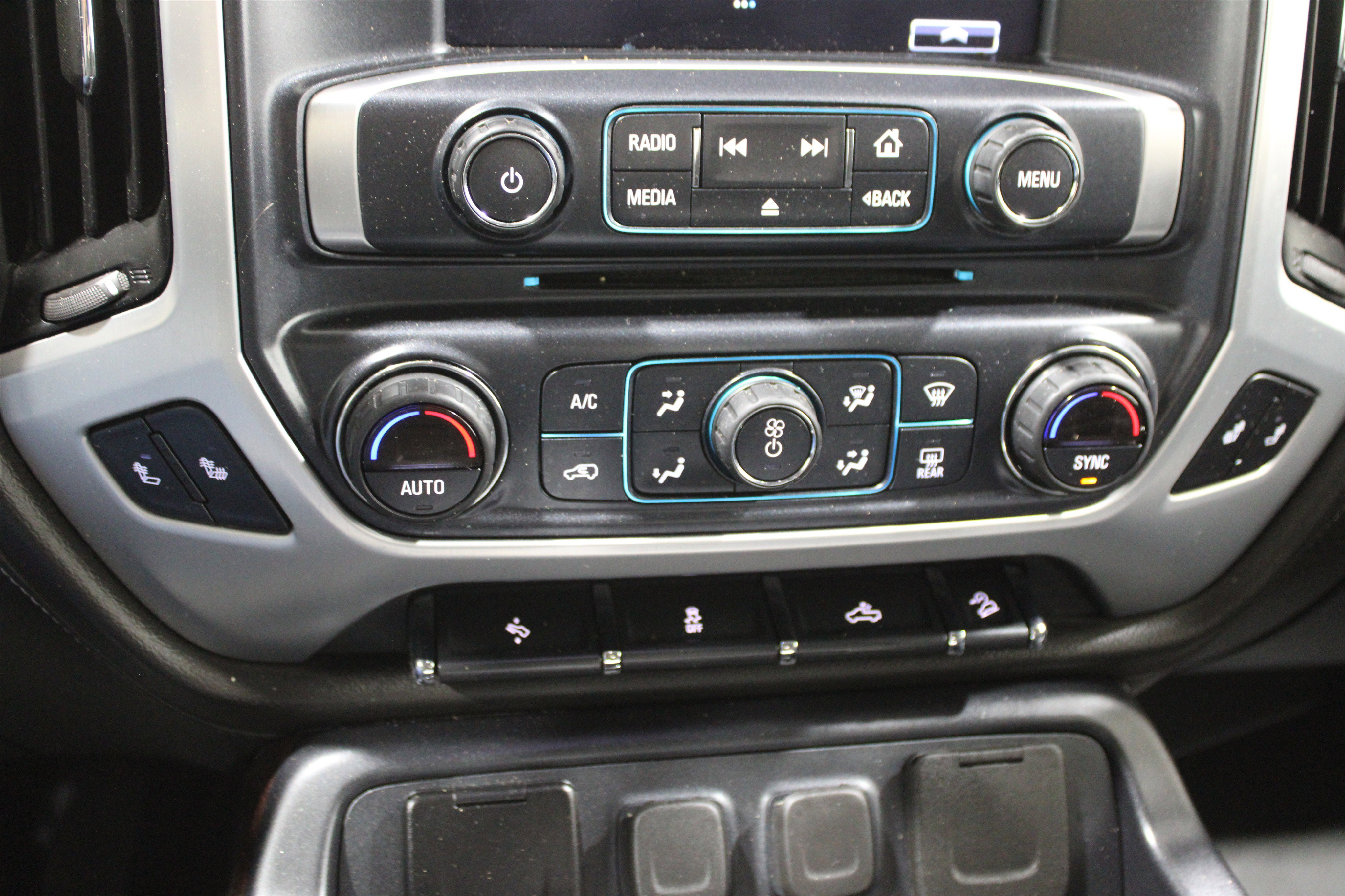 Used 2018 GMC Sierra 1500 SLT w/ SLT Premium Package image 18