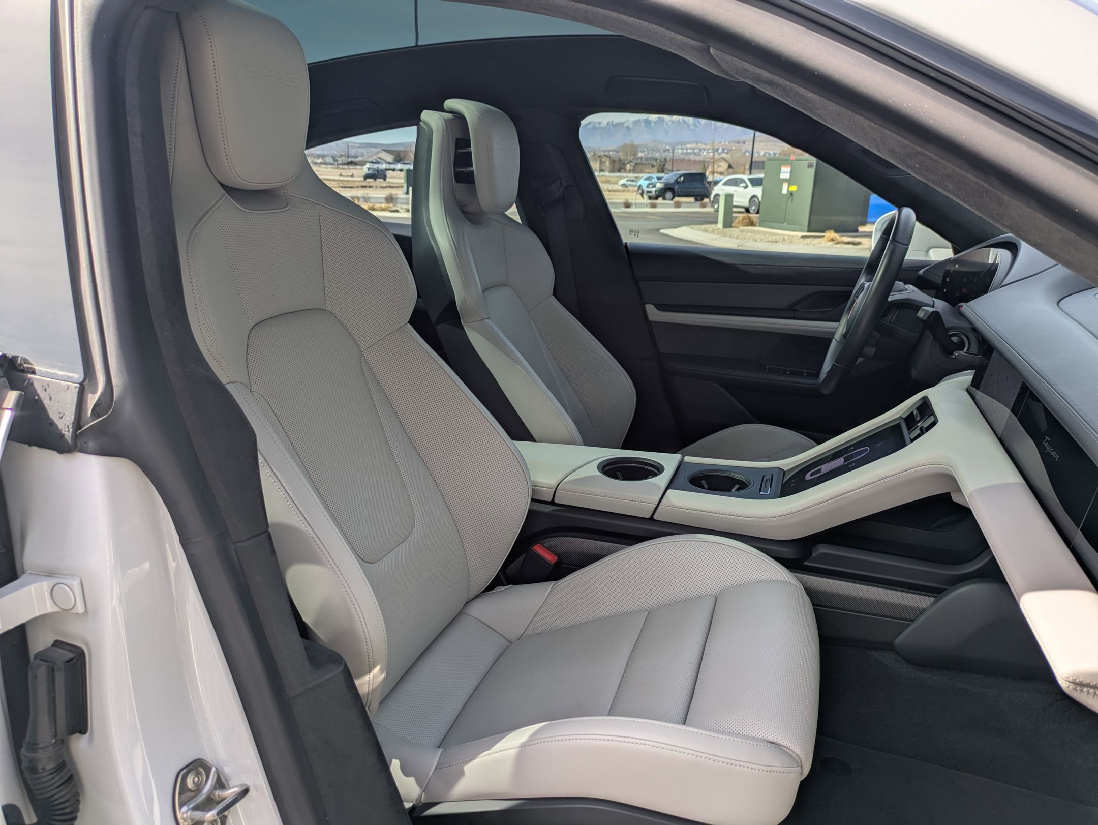 Certified 2022 Porsche Taycan Turbo S image 27