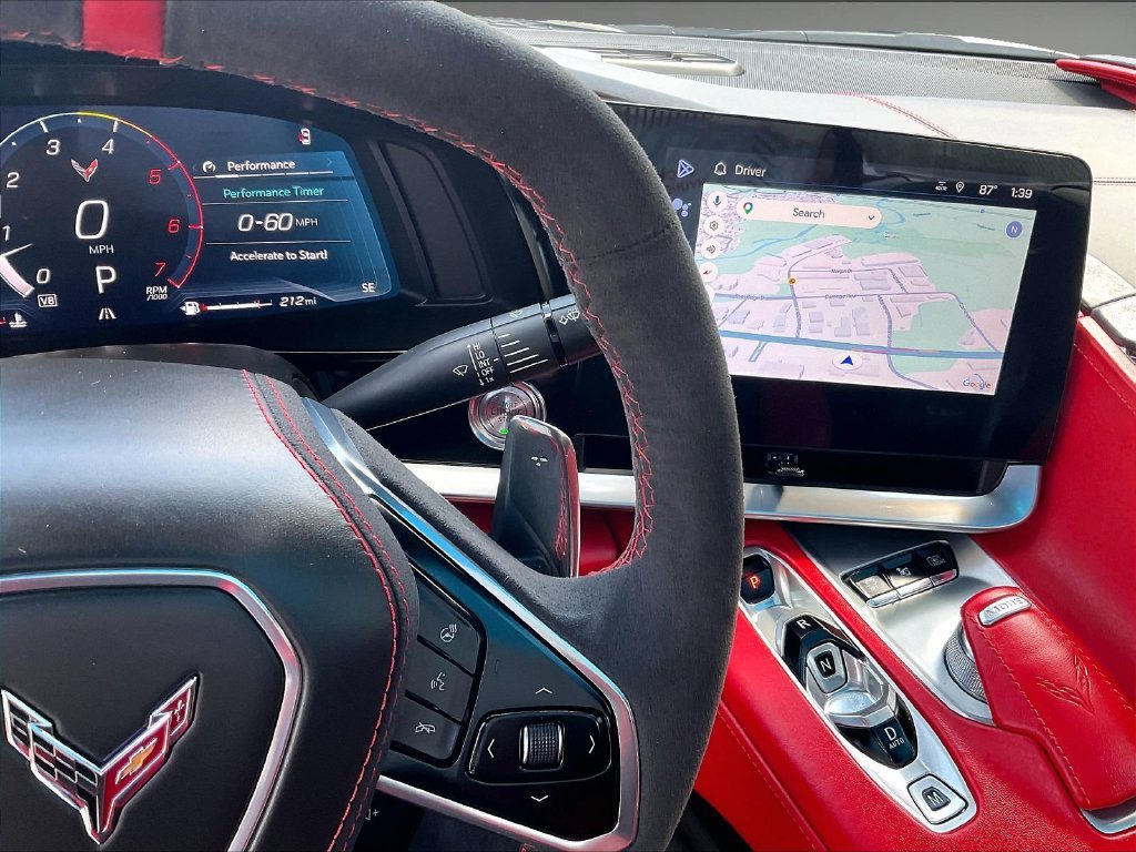 Used 2025 Chevrolet Corvette Stingray Premium Cpe w/ Z51 Performance Package RWD image 18