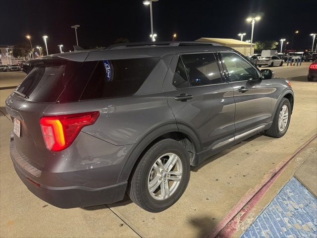 Used 2022 Ford Explorer XLT image 4