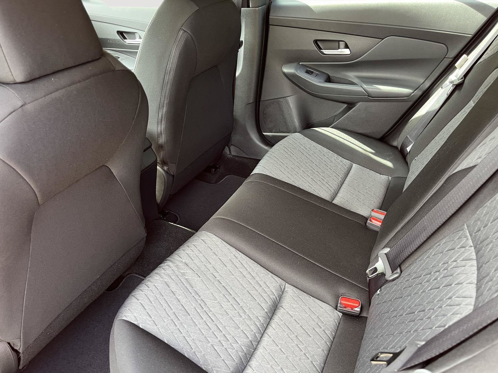 New 2026 Nissan Sentra SV w/ SV Convenience Package FWD image 18