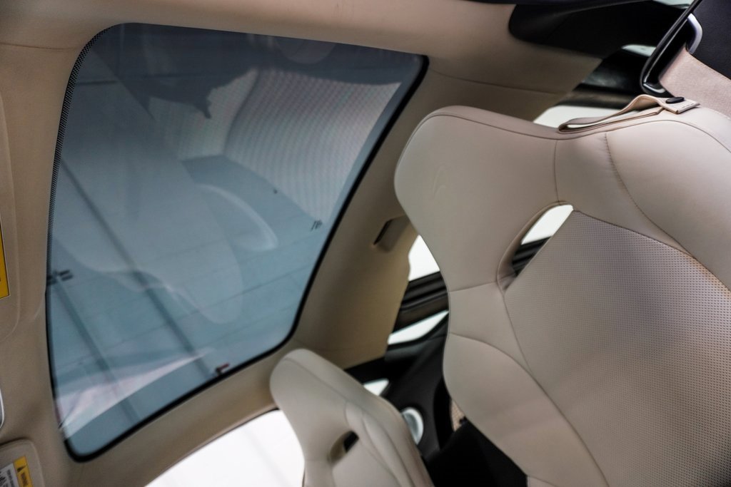 Used 2021 McLaren GT image 8