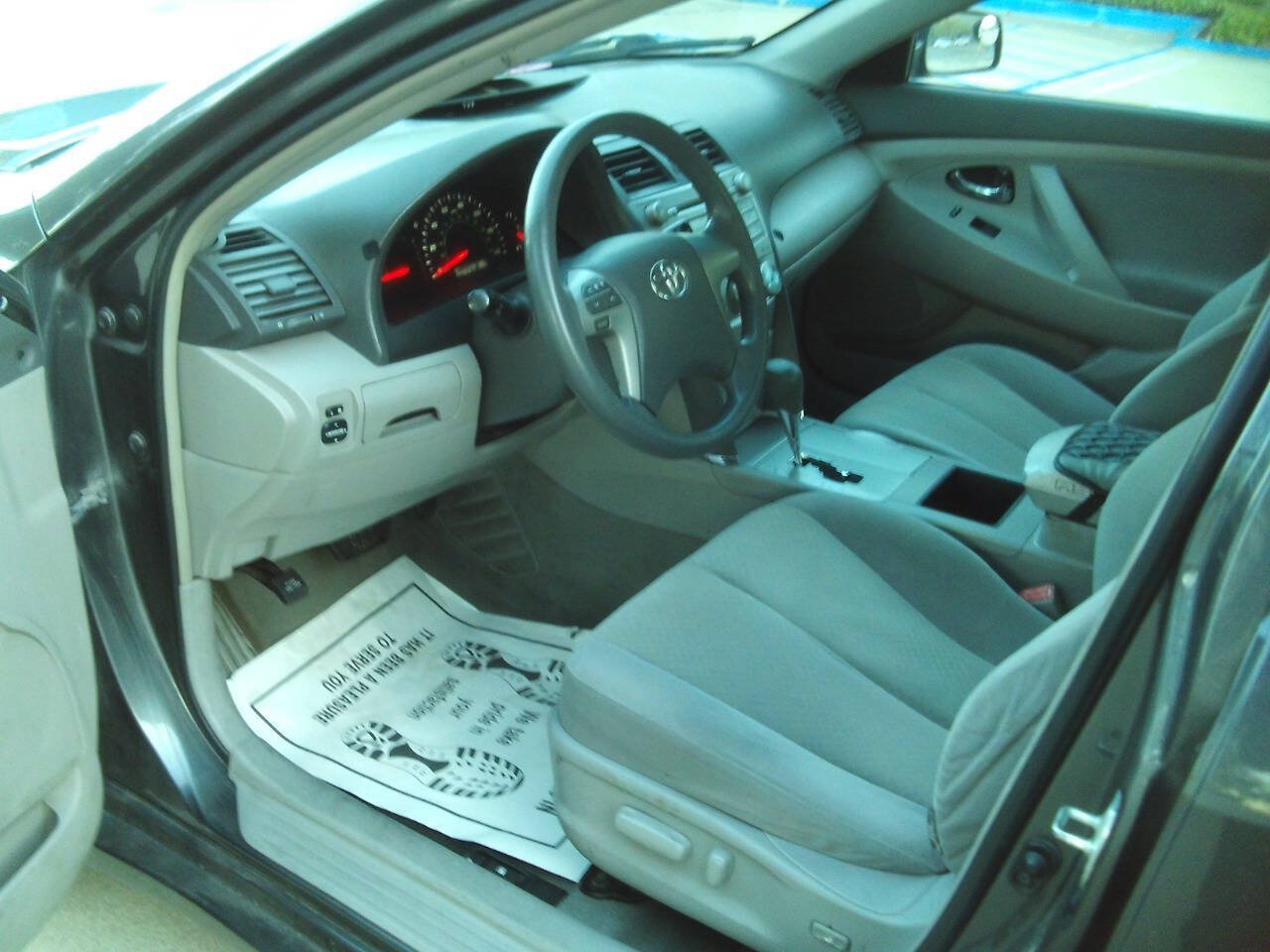 Used 2008 Toyota Camry LE FWD image 19