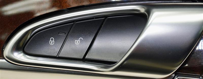 Used 2014 Porsche Panamera GTS AWD/4WD image 32