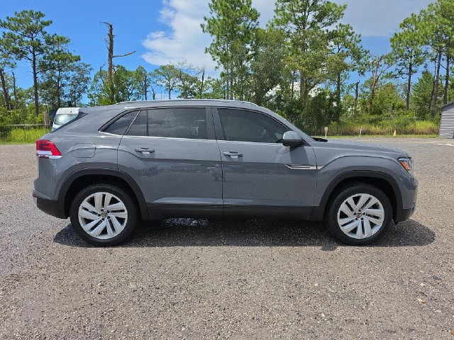 Used 2021 Volkswagen Atlas Cross Sport SE w/ Panoramic Sunroof Package FWD image 3