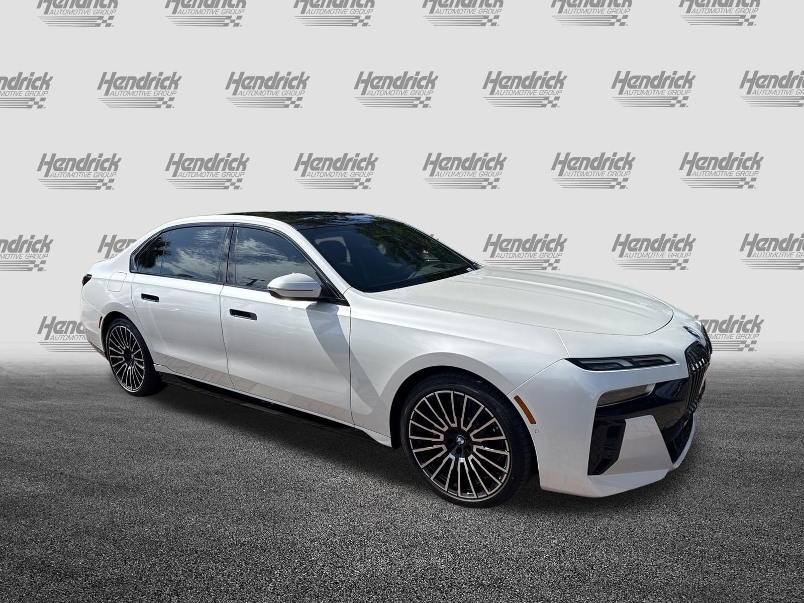 New 2026 BMW 750e xDrive AWD/4WD image 2