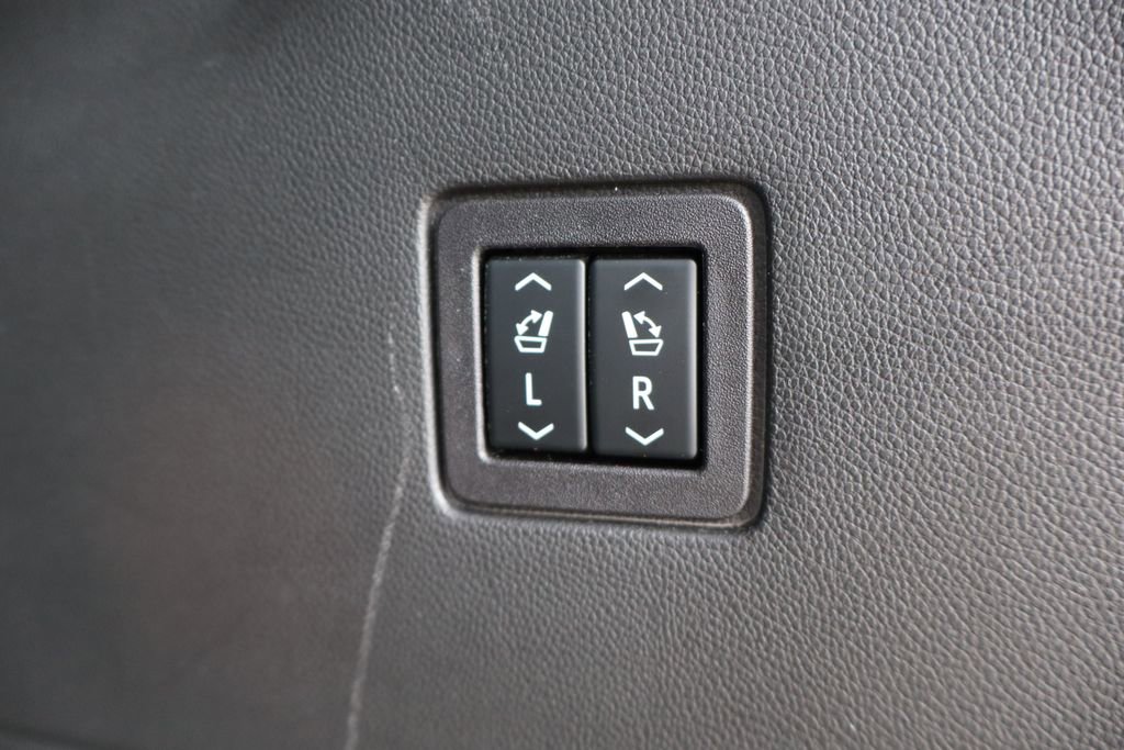 Used 2022 Chevrolet Traverse High Country image 42