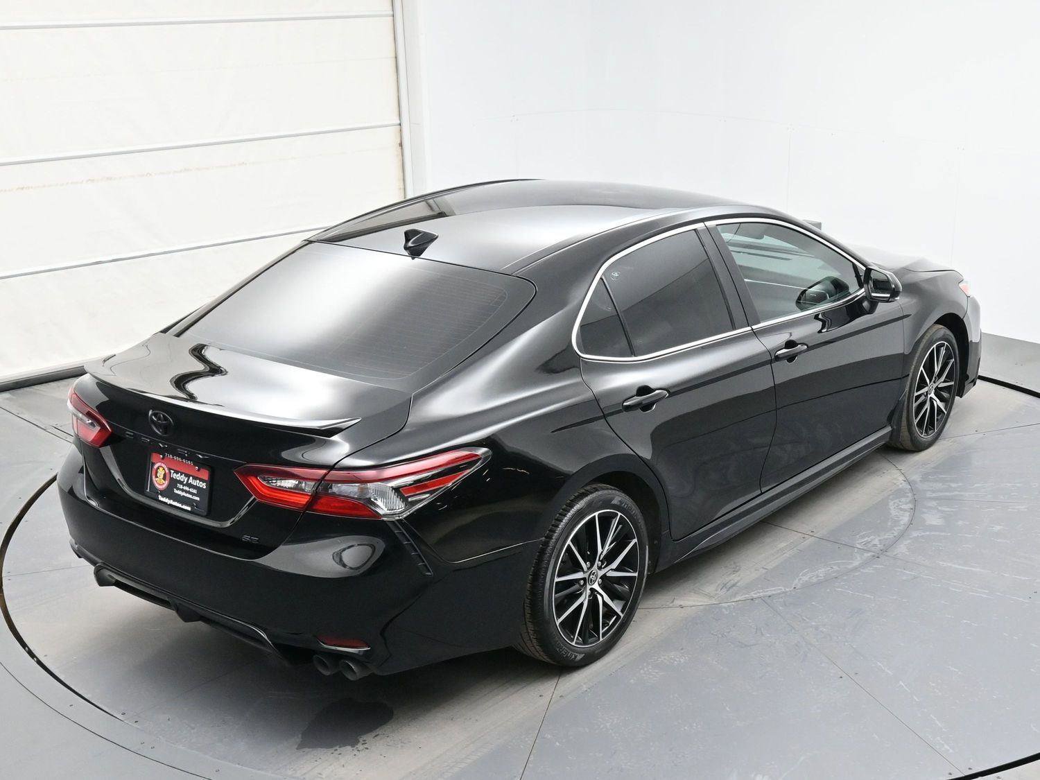 Used 2024 Toyota Camry SE image 32