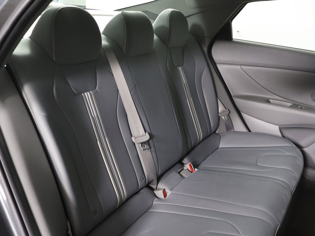 Used 2023 Hyundai Elantra SEL w/ Preferred Accessory Package image 27