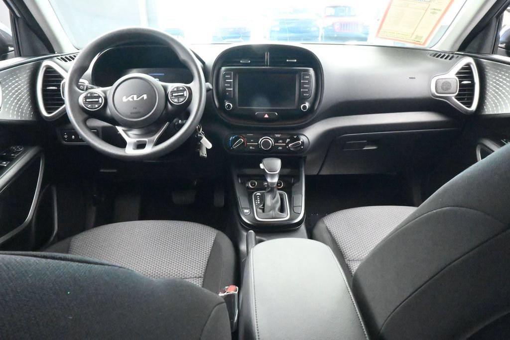 Used 2024 Kia Soul LX w/ Option Group 015 FWD image 34