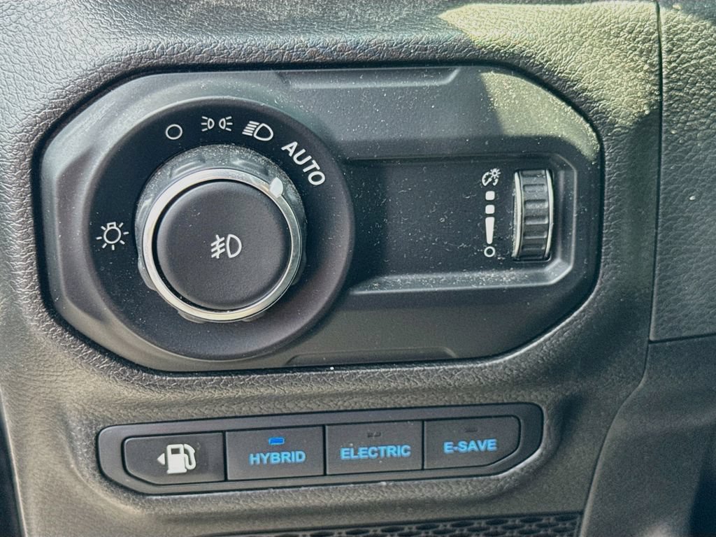 Certified 2023 Jeep Wrangler Unlimited w/ Cold Weather Group AWD/4WD image 11