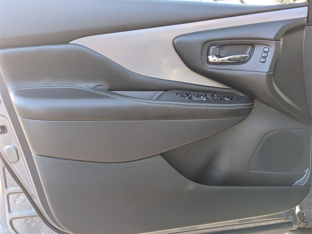 Used 2024 Nissan Murano SL image 9