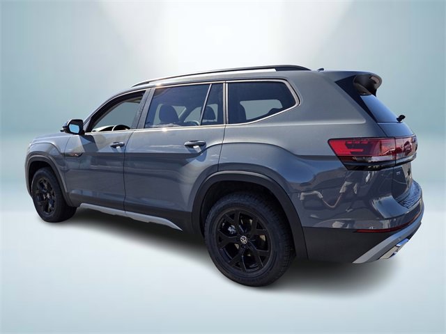 New 2026 Volkswagen Atlas Peak Edition image 3