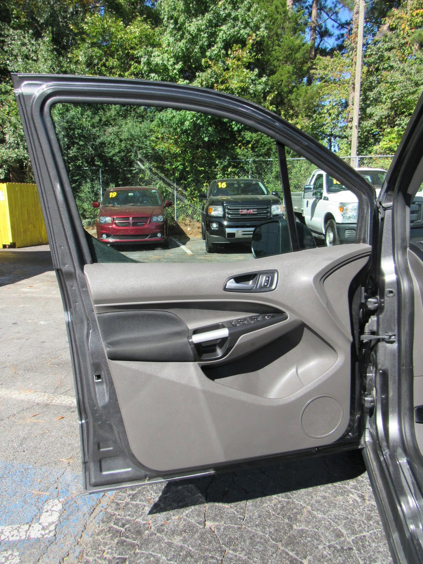 Used 2019 Ford Transit Connect XLT w/ Driver-Assist Package image 11