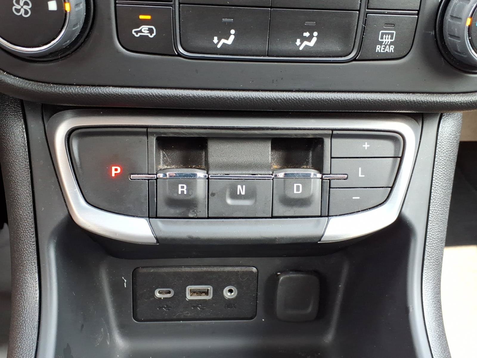 Used 2024 GMC Terrain SLE AWD/4WD image 19