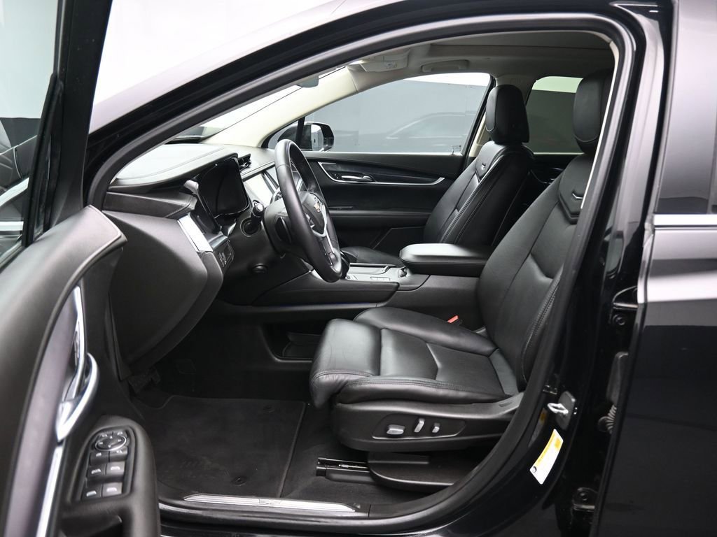 Used 2017 Cadillac XT5 Luxury w/ LPO, Wheel Lock Package image 13