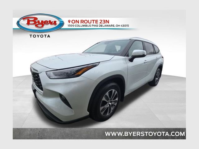 Used 2023 Toyota Highlander XLE image 1