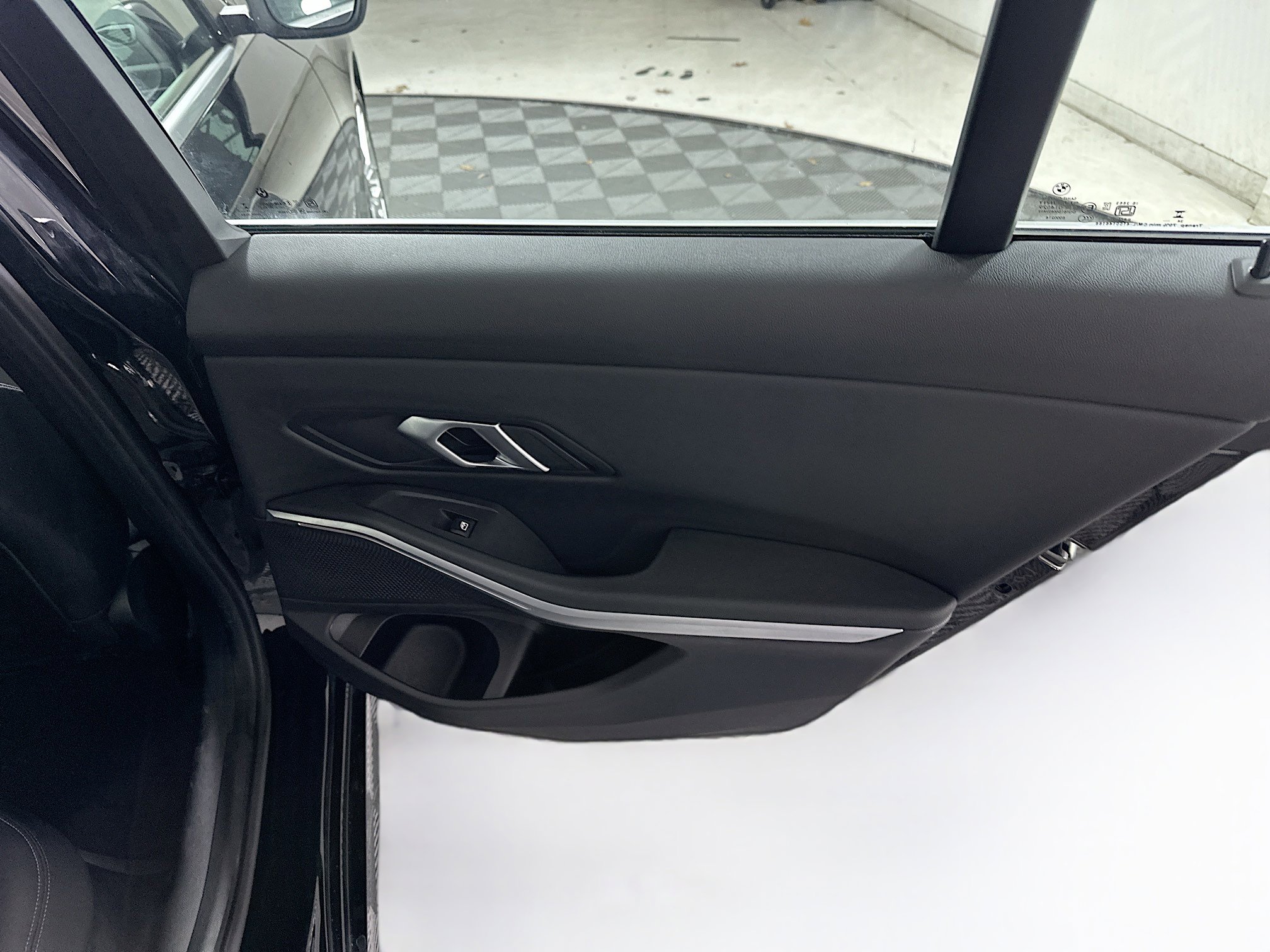 Used 2025 BMW 330i Sedan w/ Convenience Package image 30