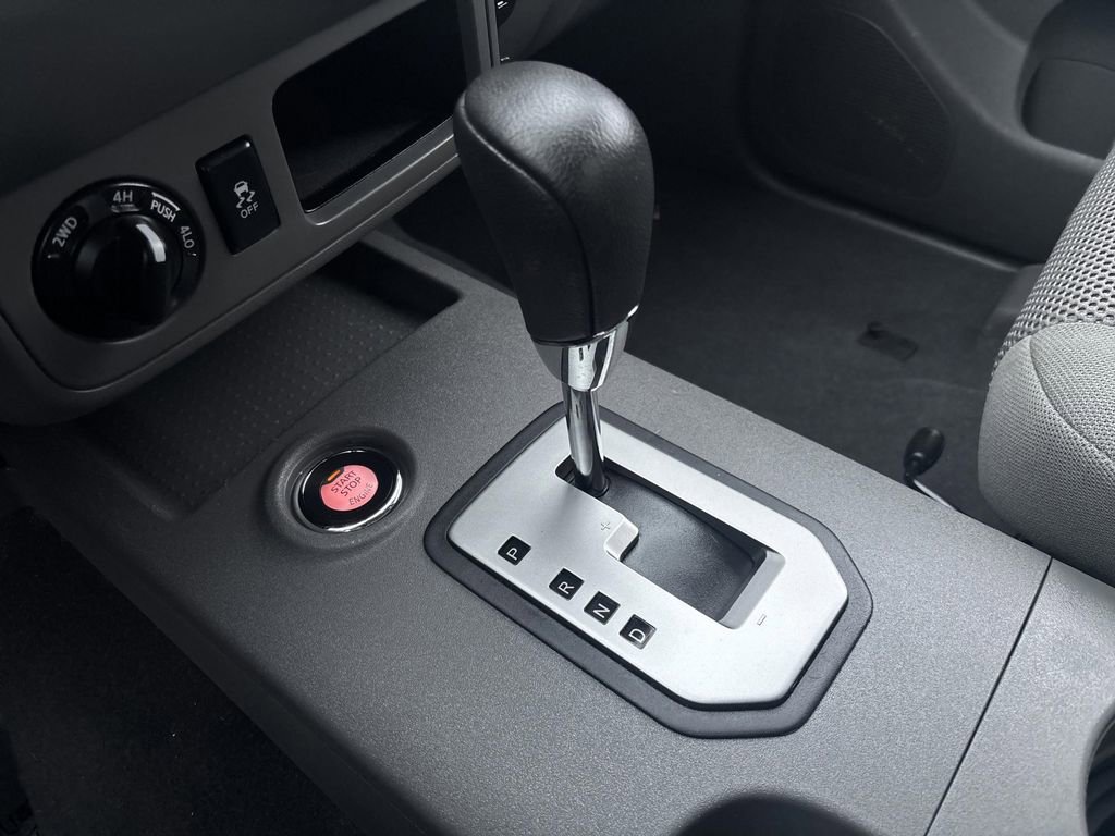 Used 2020 Nissan Frontier SV w/ SV Utility Package image 19