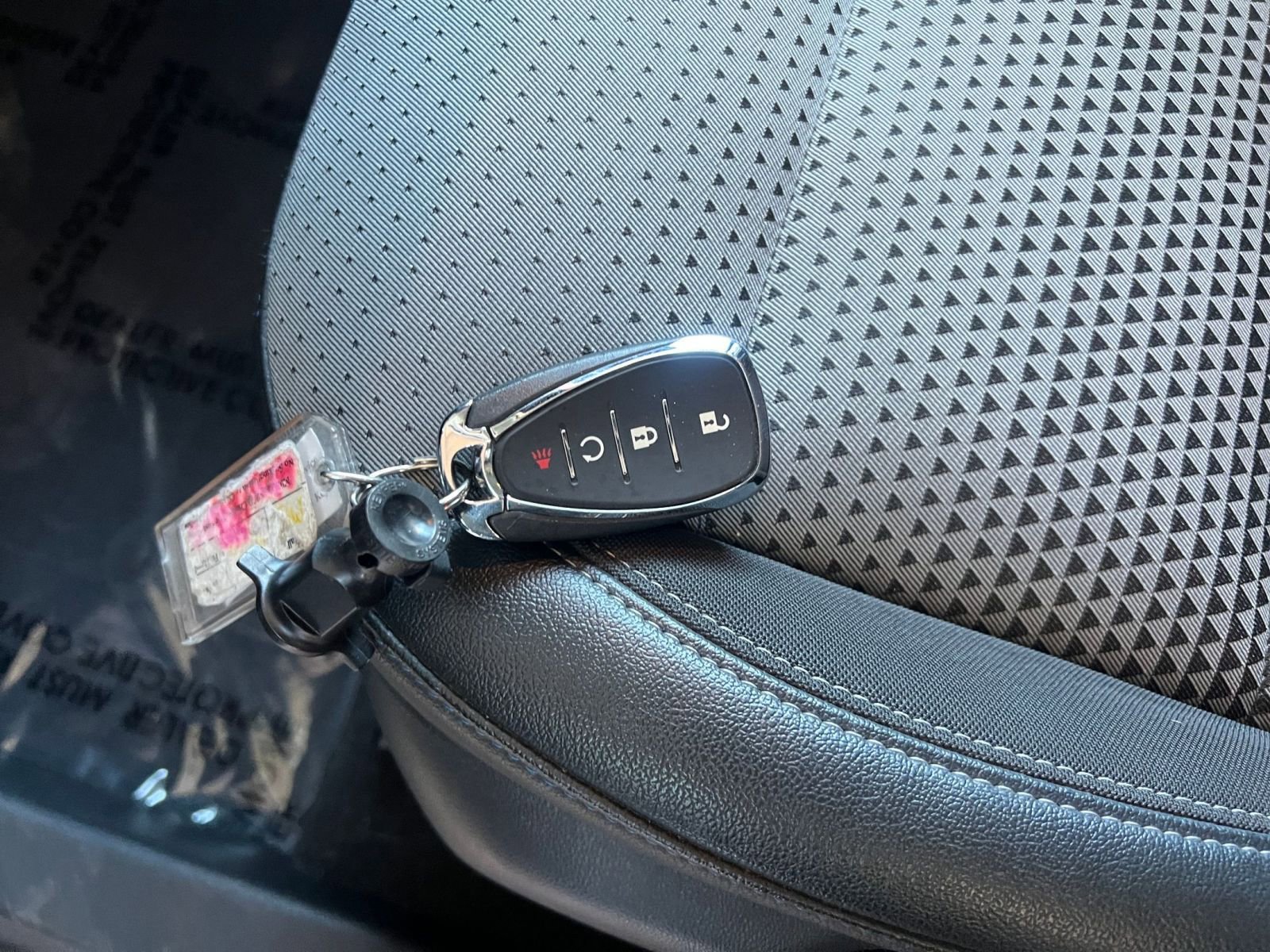 Used 2025 Chevrolet Trax LT FWD image 21
