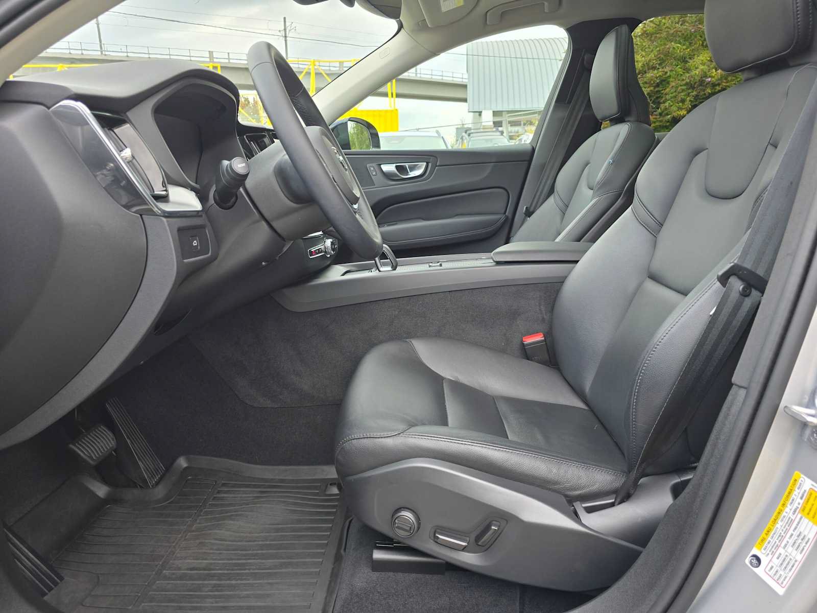 Certified 2024 Volvo XC60 B5 Core w/ Protection Package Premier AWD/4WD image 19