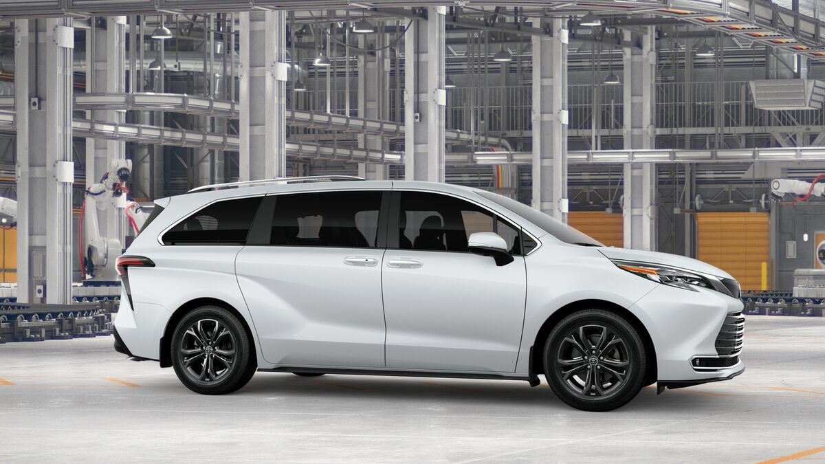 New 2026 Toyota Sienna Platinum AWD/4WD image 13