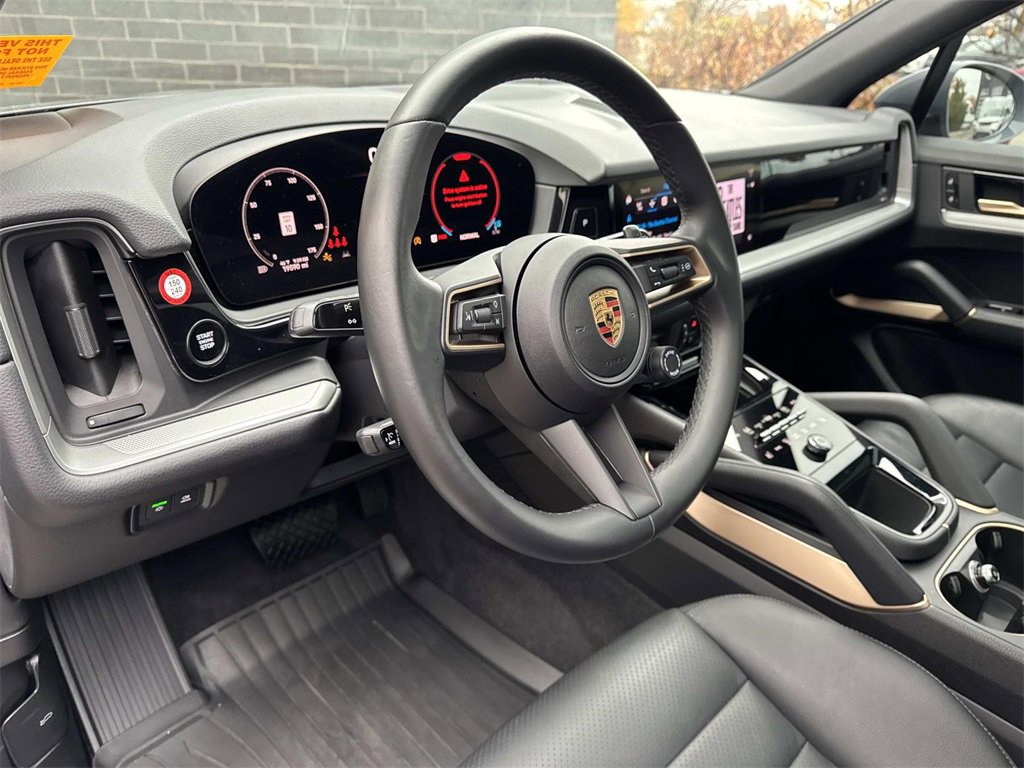 Used 2024 Porsche Cayenne image 20