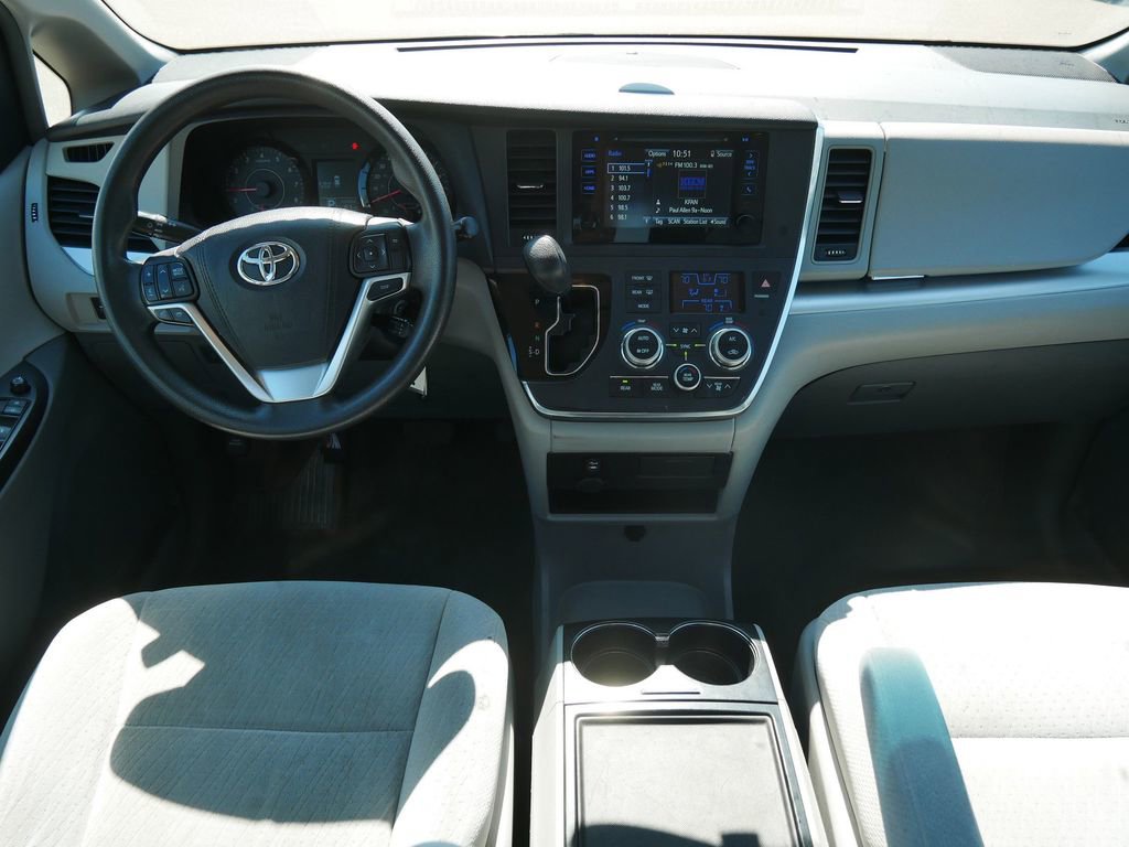 Used 2015 Toyota Sienna LE image 16