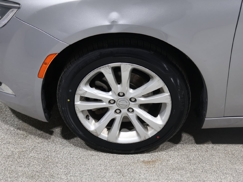 Used 2015 Chrysler 200 Limited w/ Convenience Group FWD image 8