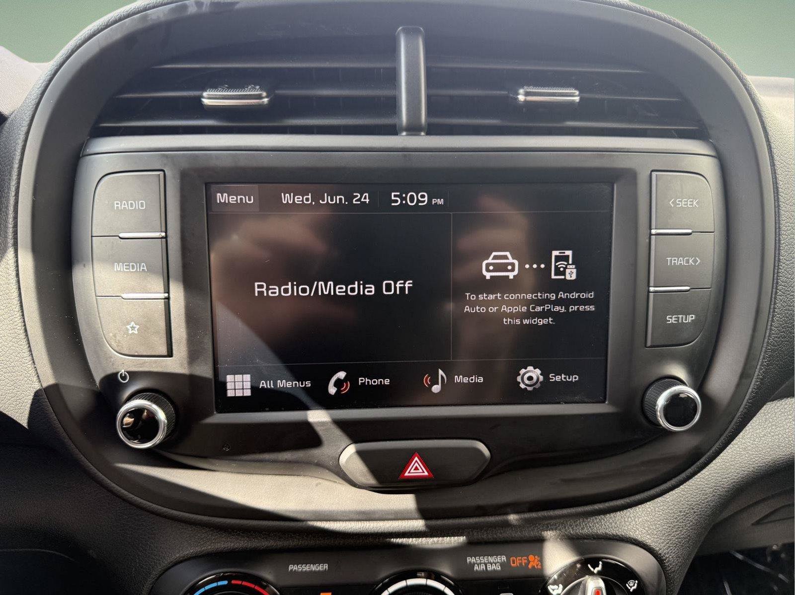 Used 2025 Kia Soul LX FWD image 12