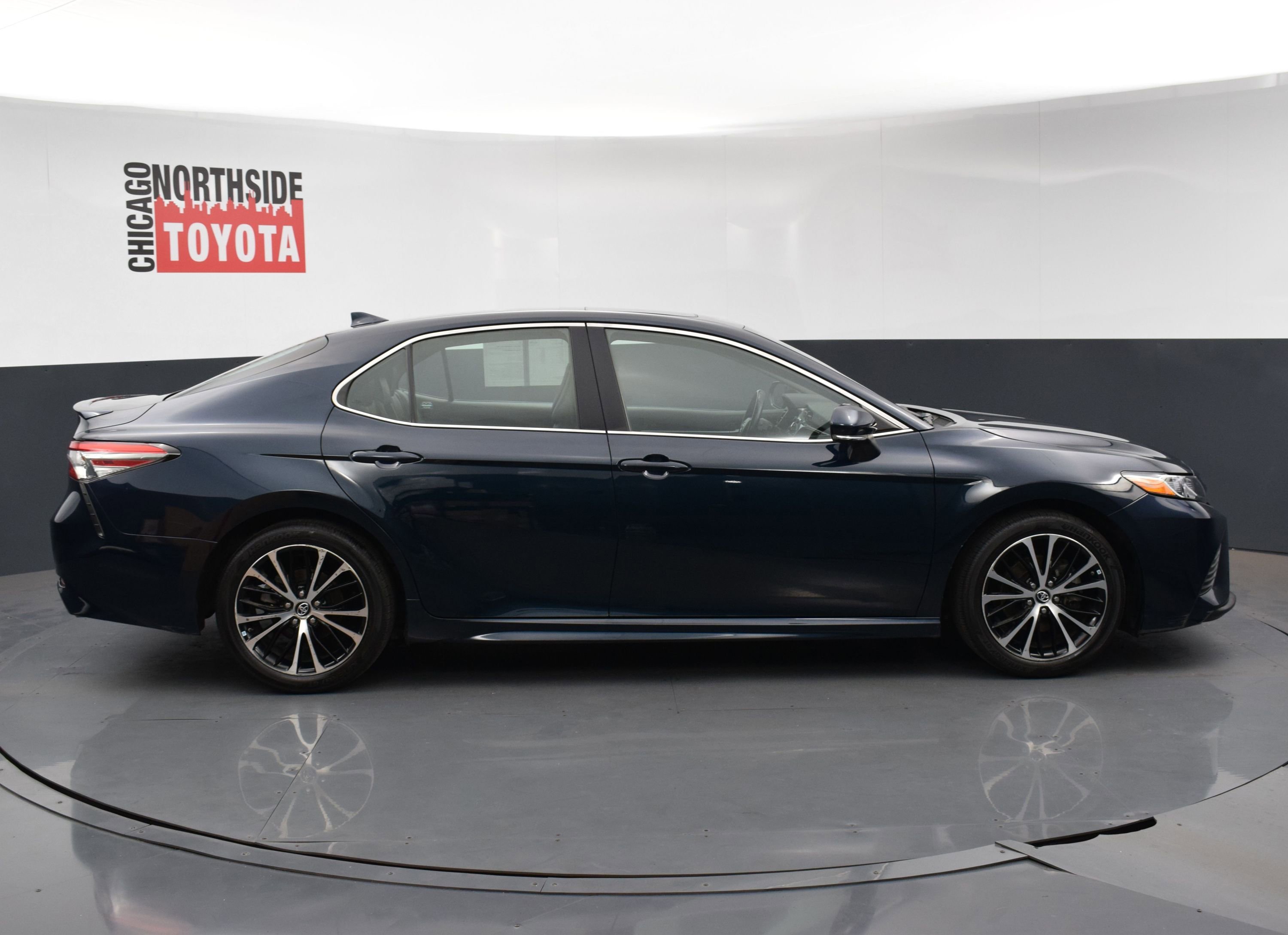 Used 2019 Toyota Camry SE image 5