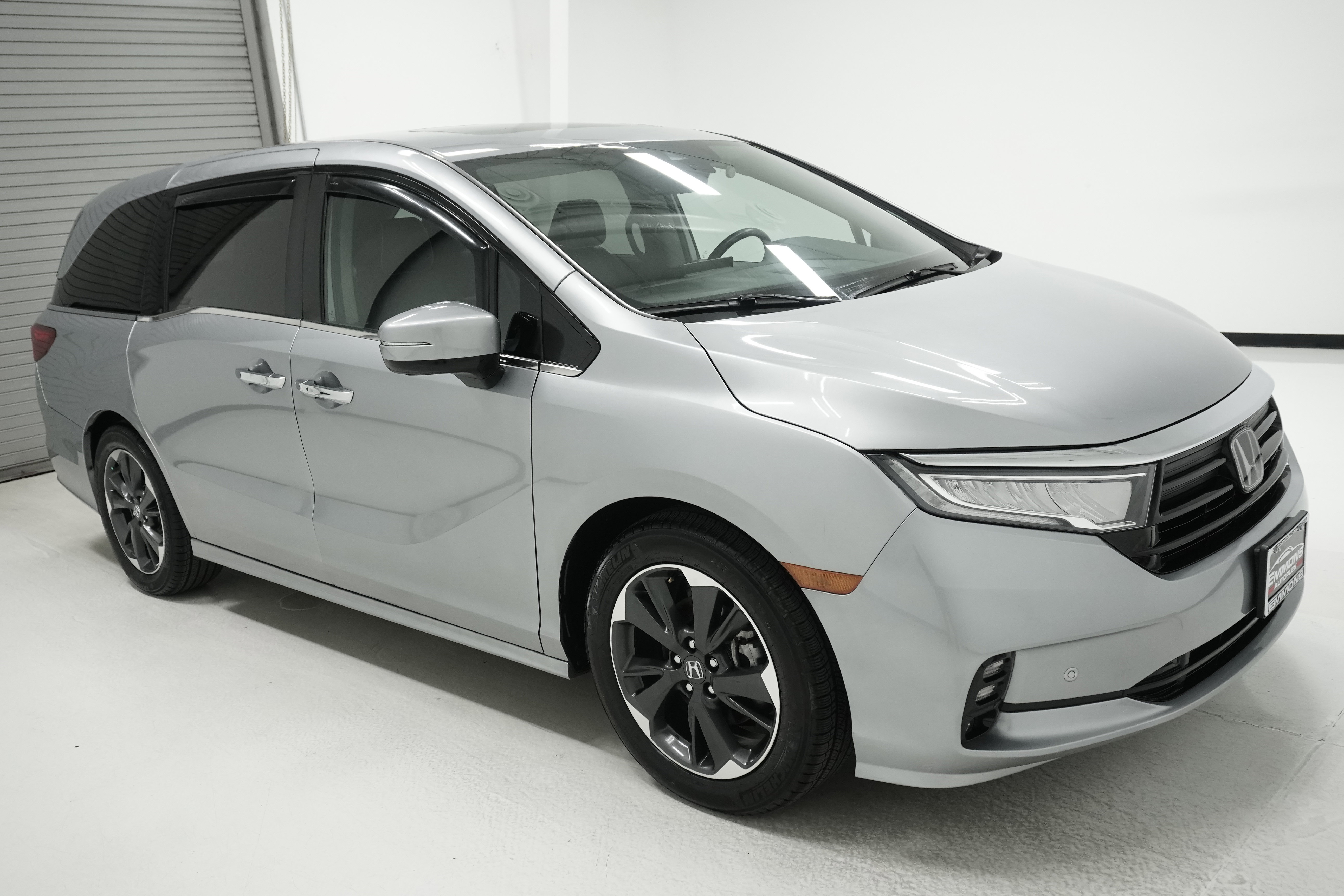 Used 2023 Honda Odyssey Elite image 3