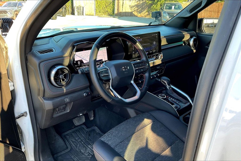 Used 2026 Chevrolet Colorado Z71 AWD/4WD image 23