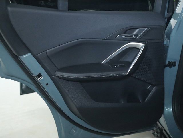 Used 2025 BMW X2 xDrive28i AWD/4WD image 16