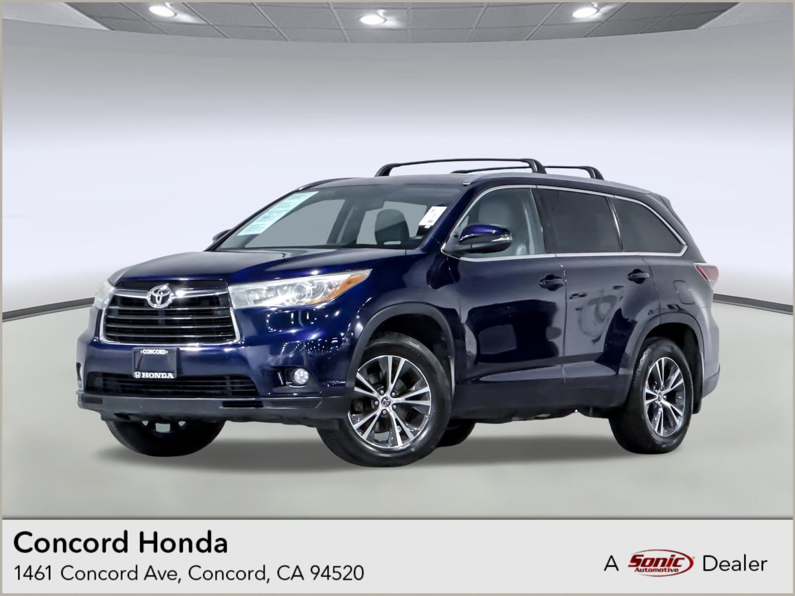 Used 2016 Toyota Highlander XLE AWD/4WD image 1