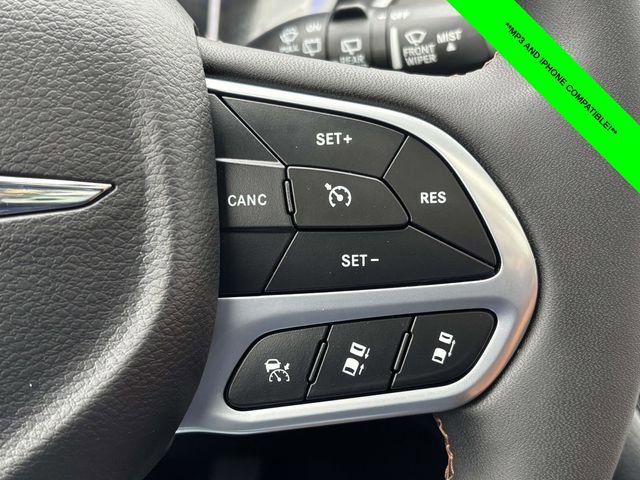 Used 2024 Chrysler Pacifica Pinnacle w/ Trailer Tow Group image 16