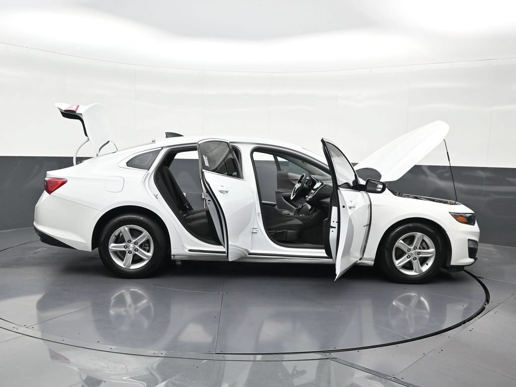 Used 2022 Chevrolet Malibu LS FWD image 32