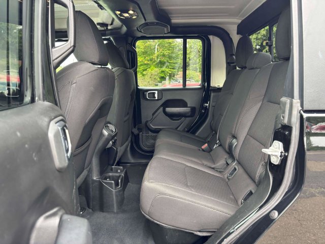 Used 2023 Jeep Gladiator Sport AWD/4WD image 19