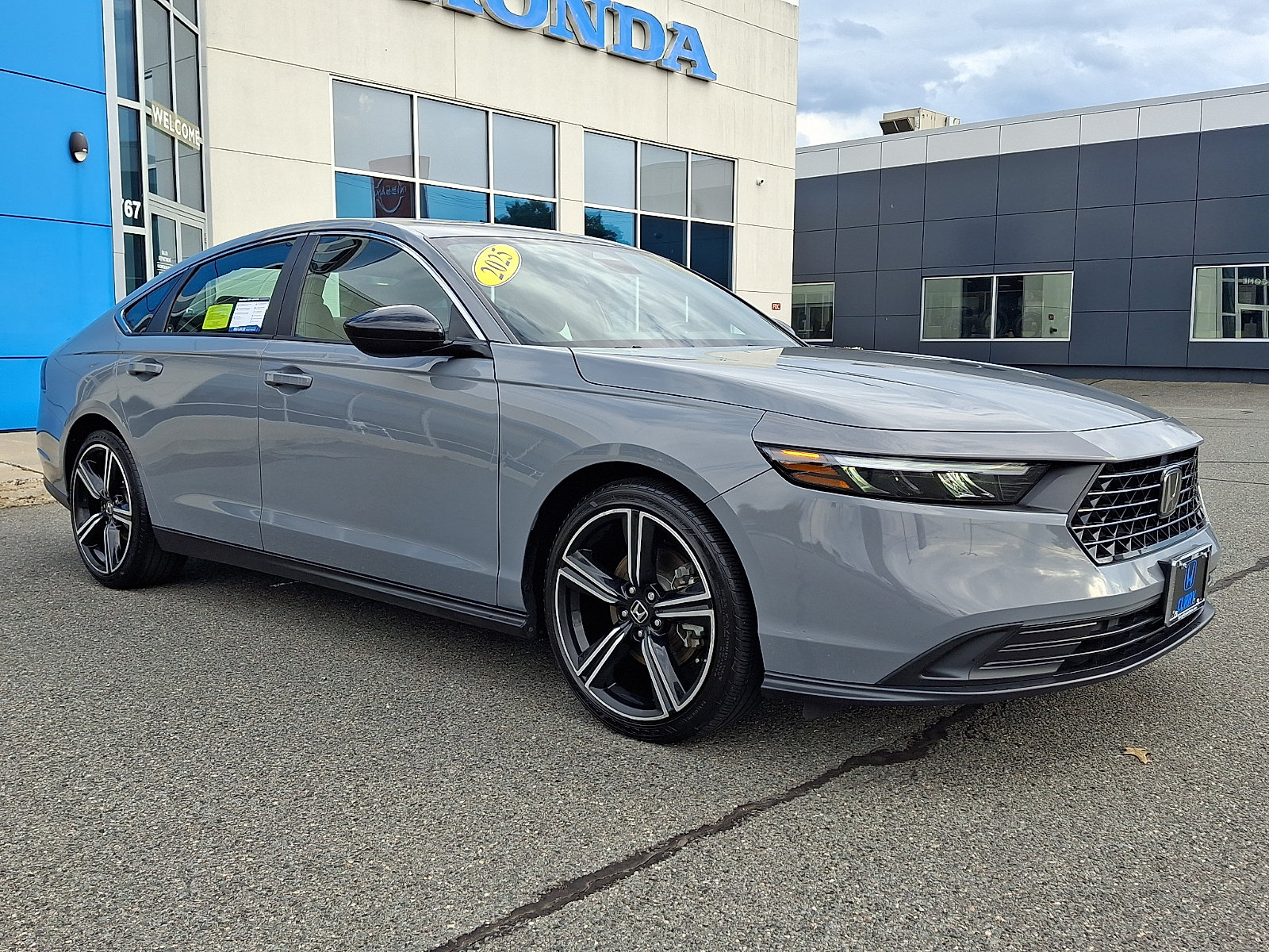 Used 2025 Honda Accord Sport image 3