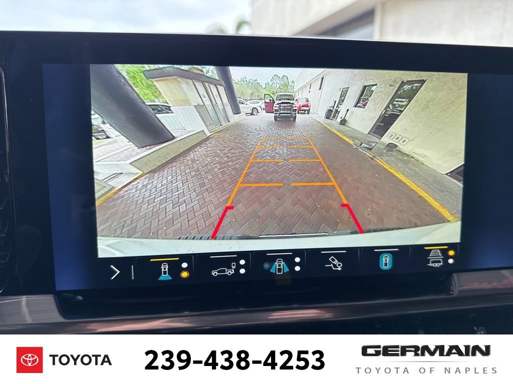 Used 2022 Chevrolet Silverado 1500 LTZ AWD/4WD image 17