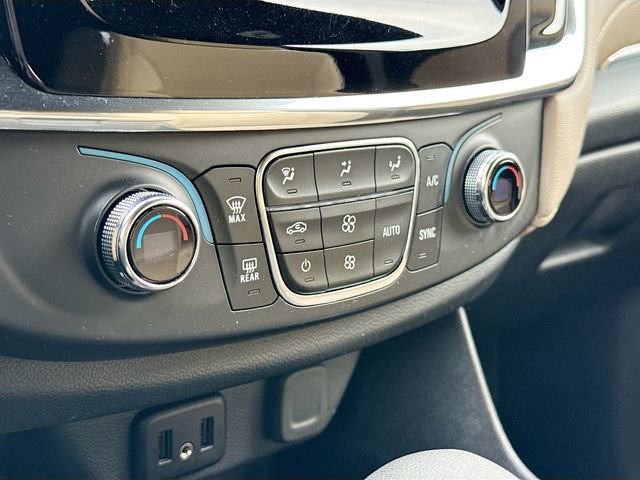 Used 2023 Chevrolet Traverse LS image 17