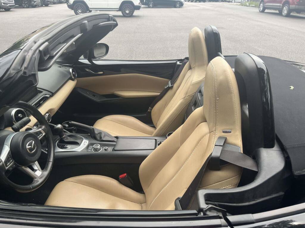 Used 2017 MAZDA MX-5 Miata Grand Touring RWD image 5