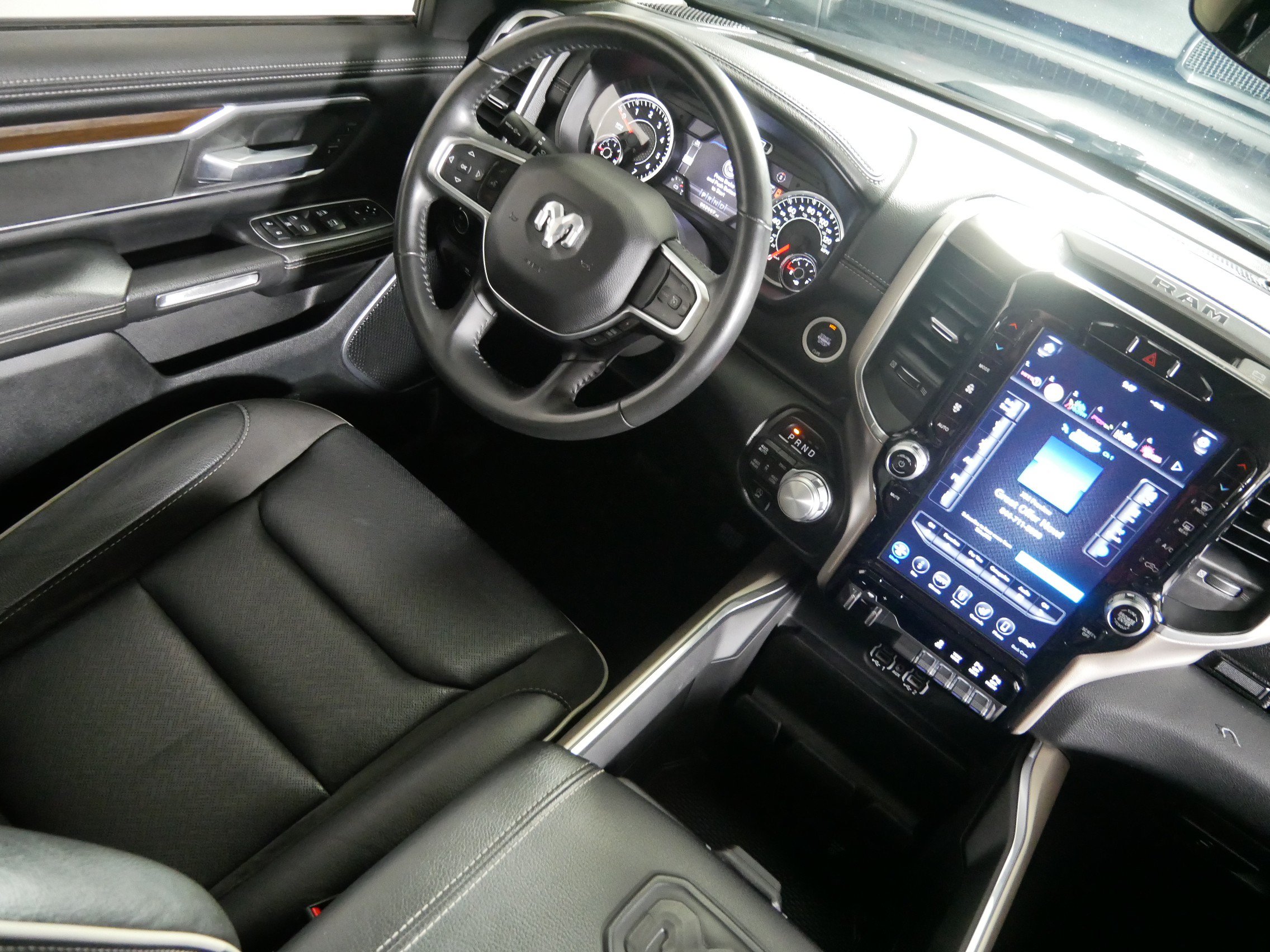 Used 2021 RAM 1500 Laramie AWD/4WD image 9